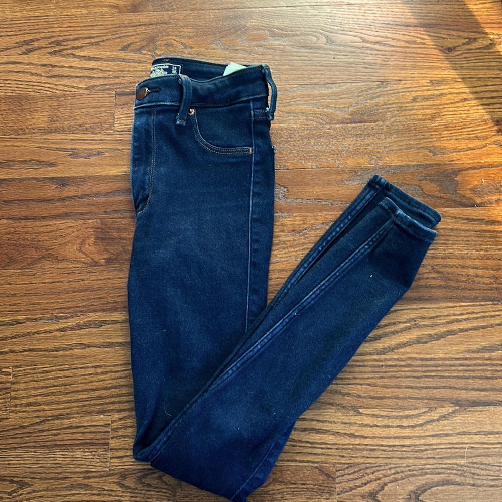 Abercrombie & Fitch dark wash jean legging